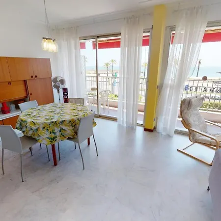 9m - Grand Climatise Entierement Renove Face A La Avec Terrasse * Menton