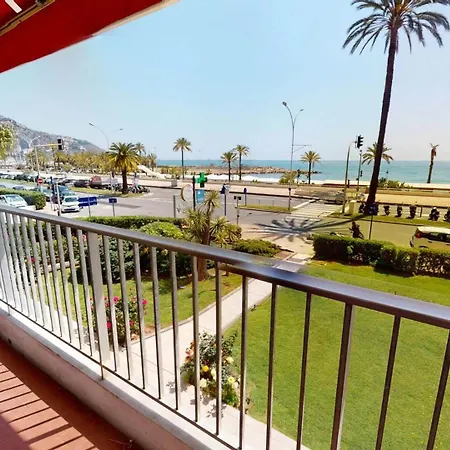 9m - Grand Climatise Entierement Renove Face A La Avec Terrasse Appartement *