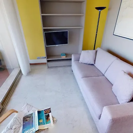 9m - Grand Climatise Entierement Renove Face A La Avec Terrasse * Menton